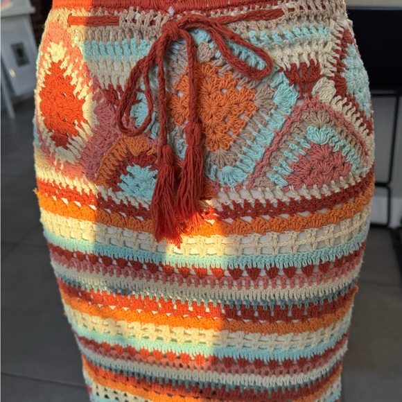 So cute, perfect condition free people crochet skirt - Picture 9 of 9